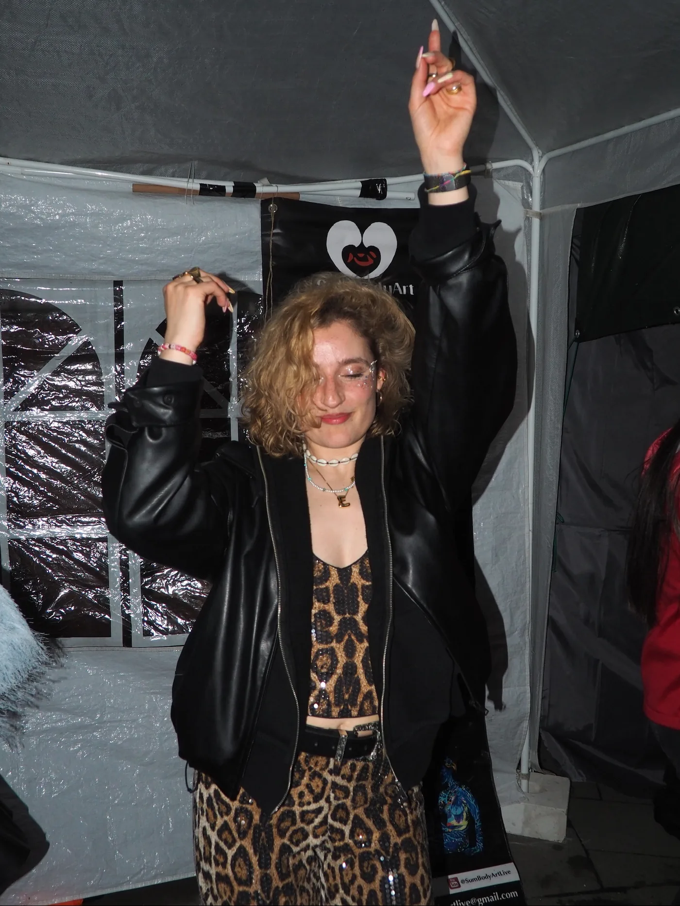 Tanzend bei Pretty Loud